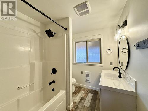 936 Fraser Avenue, 100 Mile House, BC - Indoor Photo Showing Bathroom