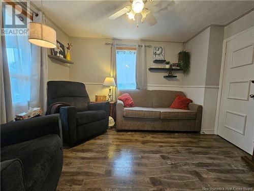 319 Tobique Road, Grand Falls, NB - Indoor Photo Showing Living Room