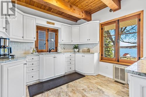 5439 County Road 9, Greater Napanee, ON - Indoor Photo Showing Kitchen