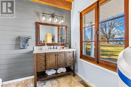 5439 County Road 9, Greater Napanee, ON - Indoor Photo Showing Bathroom