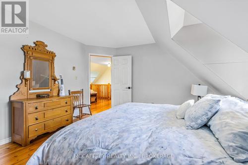 5439 County Road 9, Greater Napanee, ON - Indoor Photo Showing Bedroom