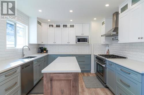 1515 Robinson Crescent Crescent, Kamloops, BC - Indoor Photo Showing Kitchen With Double Sink With Upgraded Kitchen