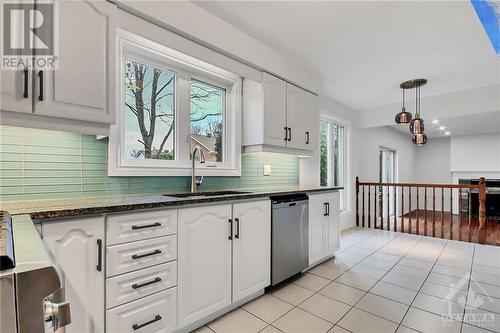 55 Fifeshire Crescent, Ottawa, ON - Indoor Photo Showing Kitchen