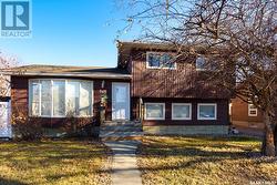 847 BATTEL STREET N  Regina, SK S4X 1Y4