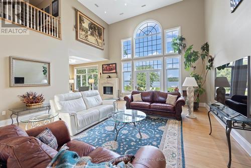 44 Howe Island Drive, Frontenac Islands, ON - Indoor Photo Showing Living Room With Fireplace