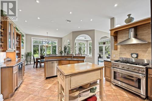 44 Howe Island Drive, Frontenac Islands, ON - Indoor Photo Showing Kitchen With Upgraded Kitchen