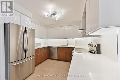 414 - 2285 Lake Shore Boulevard W, Toronto (Mimico), ON - Indoor Photo Showing Kitchen