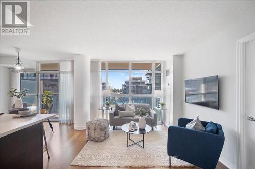 401 - 1600 Charles Street, Whitby (Port Whitby), ON - Indoor Photo Showing Living Room