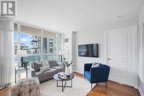 401 - 1600 Charles Street, Whitby (Port Whitby), ON - Indoor Photo Showing Living Room