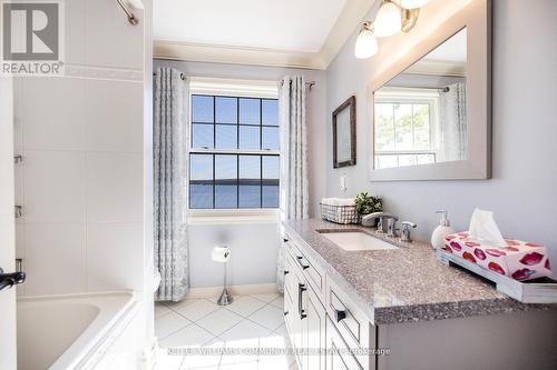 3071 Beachwood Drive, Smith-Ennismore-Lakefield (Lakefield), ON - Indoor Photo Showing Bathroom