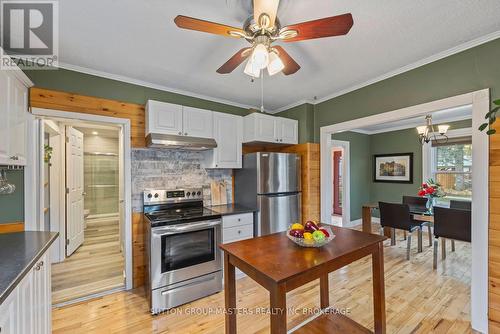 193 Sydenham Street, Gananoque (821 - Gananoque), ON - Indoor Photo Showing Kitchen