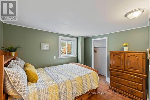 193 Sydenham Street, Gananoque (821 - Gananoque), ON - Indoor Photo Showing Bedroom