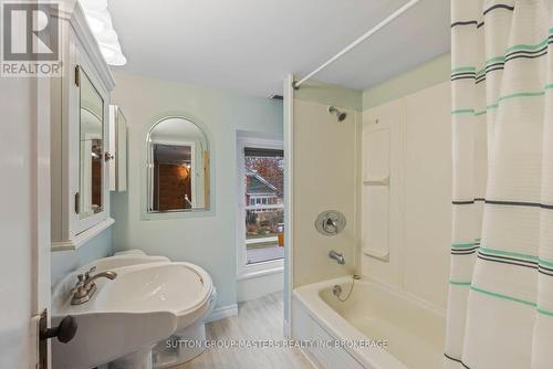 193 Sydenham Street, Gananoque (821 - Gananoque), ON - Indoor Photo Showing Bathroom