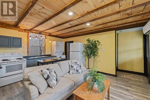 193 Sydenham Street, Gananoque (821 - Gananoque), ON - Indoor Photo Showing Kitchen