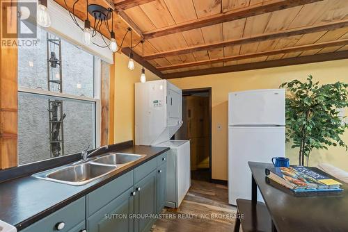 193 Sydenham Street, Gananoque (821 - Gananoque), ON - Indoor Photo Showing Kitchen With Double Sink