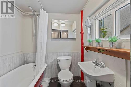 193 Sydenham Street, Gananoque (821 - Gananoque), ON - Indoor Photo Showing Bathroom