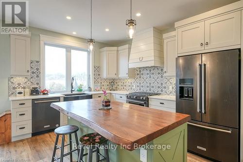 82 Sunview Drive, Norwich (Norwich Town), ON - Indoor Photo Showing Kitchen With Upgraded Kitchen