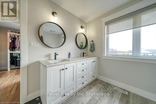 Bedroom with light hardwood / wood-style flooring - 82 Sunview Drive, Norwich, ON - Indoor Photo Showing Bedroom