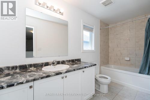 288 Freure Drive, Cambridge, ON - Indoor Photo Showing Bathroom