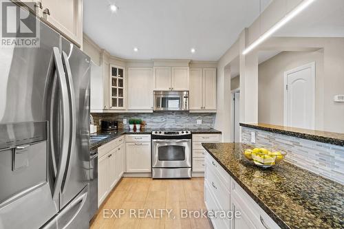 10 Nickerson Avenue, St. Catharines, ON - Indoor Photo Showing Kitchen With Stainless Steel Kitchen With Upgraded Kitchen