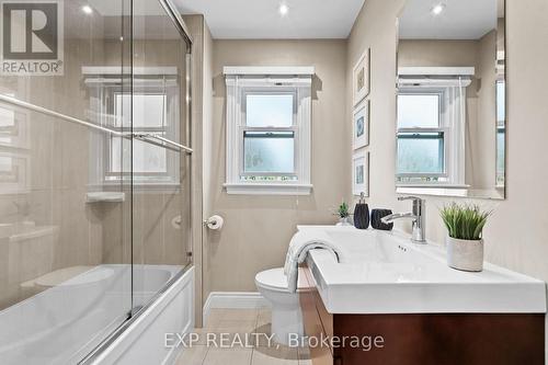 10 Nickerson Avenue, St. Catharines, ON - Indoor Photo Showing Bathroom