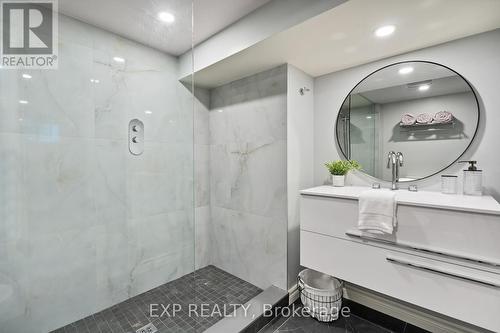 10 Nickerson Avenue, St. Catharines, ON - Indoor Photo Showing Bathroom