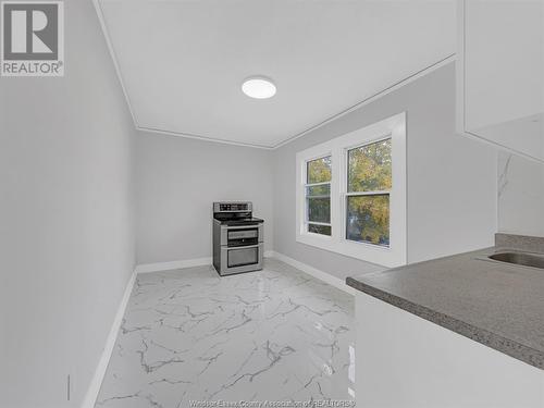 406 Partington, Windsor, ON - Indoor Photo Showing Other Room