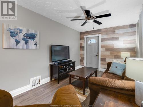 1265-67 Bruce Avenue, Windsor, ON - Indoor Photo Showing Living Room