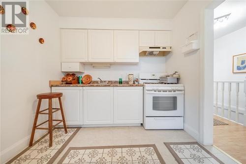 1236 Hickory, Windsor, ON - Indoor Photo Showing Kitchen