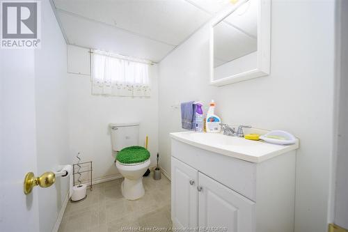 1236 Hickory, Windsor, ON - Indoor Photo Showing Bathroom