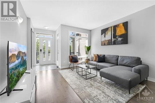 165 Poplin Street, Manotick, ON - Indoor Photo Showing Living Room