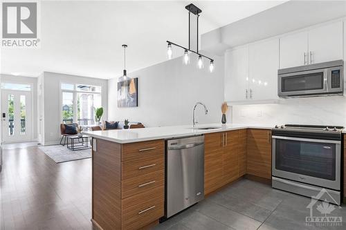 165 Poplin Street, Manotick, ON - Indoor Photo Showing Kitchen With Upgraded Kitchen