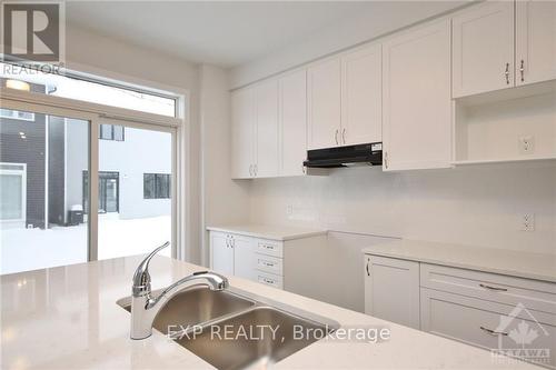 147 Yearling Circle, Ottawa, ON - Indoor Photo Showing Kitchen