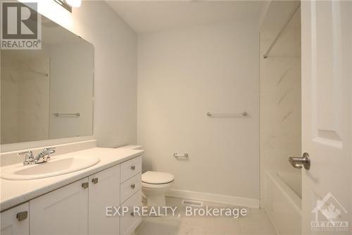 147 Yearling Circle, Ottawa, ON - Indoor Photo Showing Bathroom