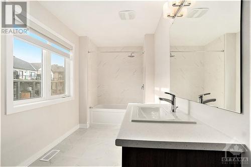 104 Beebalm Crescent, Ottawa, ON - Indoor Photo Showing Bathroom