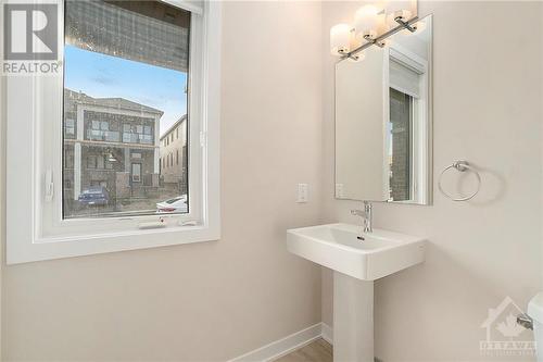 104 Beebalm Crescent, Ottawa, ON - Indoor Photo Showing Bathroom