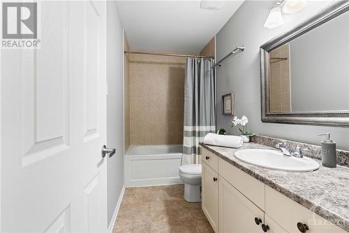 834 Campobello Drive, Ottawa, ON - Indoor Photo Showing Bathroom