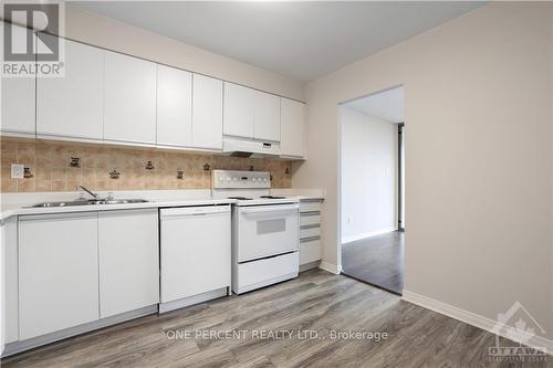 1612 - 2759 Carousel Crescent, Ottawa, ON - Indoor Photo Showing Kitchen With Double Sink