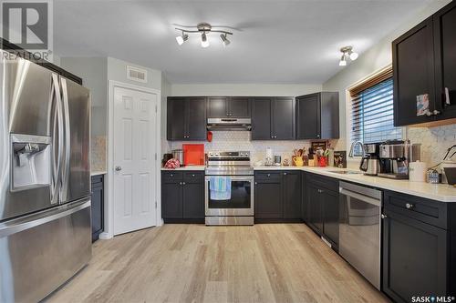 607 Coad Crescent, Saskatoon, SK - Indoor Photo Showing Kitchen