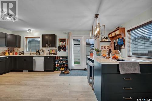 607 Coad Crescent, Saskatoon, SK - Indoor Photo Showing Kitchen With Upgraded Kitchen