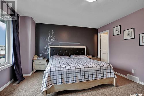 607 Coad Crescent, Saskatoon, SK - Indoor Photo Showing Bedroom