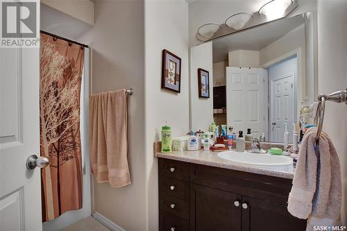 607 Coad Crescent, Saskatoon, SK - Indoor Photo Showing Bathroom