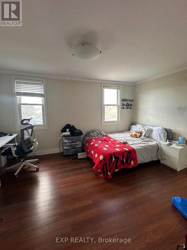 215 Emerson Street, Hamilton, ON - Indoor Photo Showing Bedroom