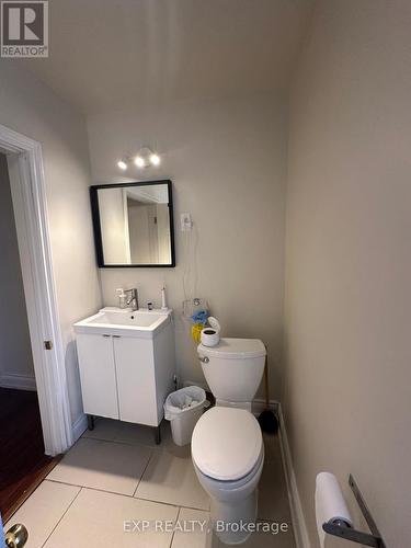 215 Emerson Street, Hamilton, ON - Indoor Photo Showing Bathroom