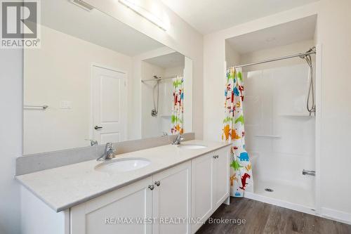 7789 Kalar Road, Niagara Falls, ON - Indoor Photo Showing Bathroom