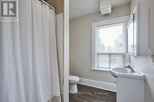 20 Queen Street, Kawartha Lakes, ON - Indoor Photo Showing Bathroom