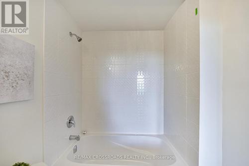 2002 - 160 Densmore Road, Cobourg, ON - Indoor Photo Showing Bathroom