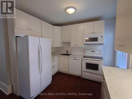 Upper - 117 Wellington Street S, Hamilton, ON - Indoor Photo Showing Kitchen