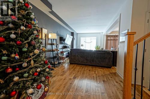 8 Talence Drive, Hamilton, ON - Indoor Photo Showing Other Room