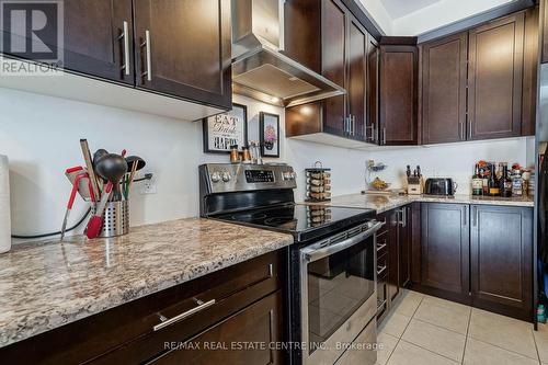 8 Talence Drive, Hamilton, ON - Indoor Photo Showing Kitchen